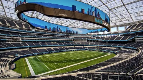 邵佳一积极回馈国家队数据，与斯卢茨基深度沟通引关注